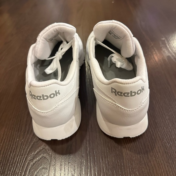 Reebok Classic Leather Shoe - Picture 3 of 6